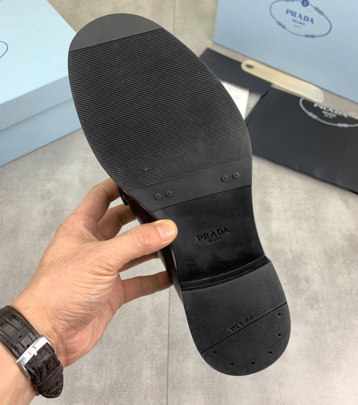 Brushed leather derby shoes