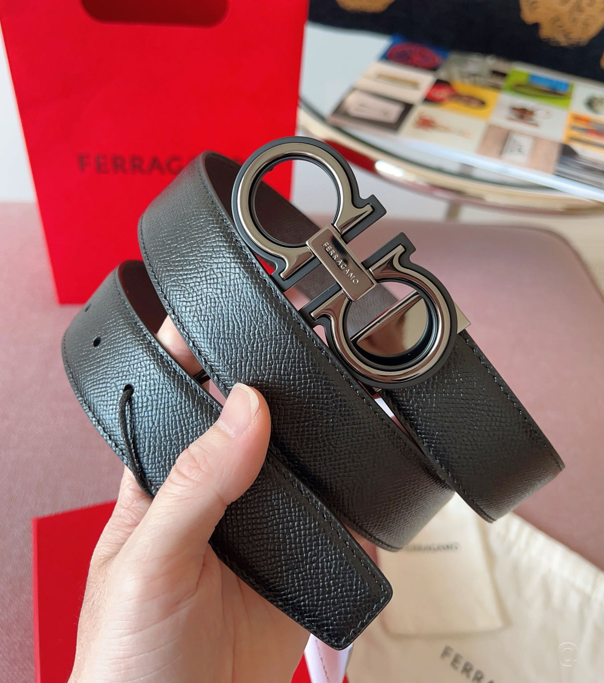 Reversible and adjustable Gancini belt