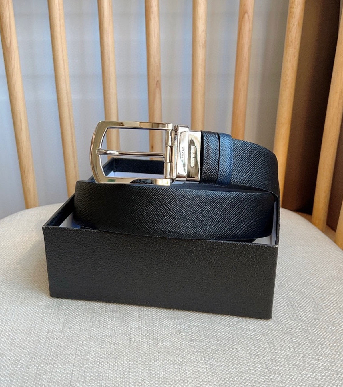 Rectangular buckle belt
