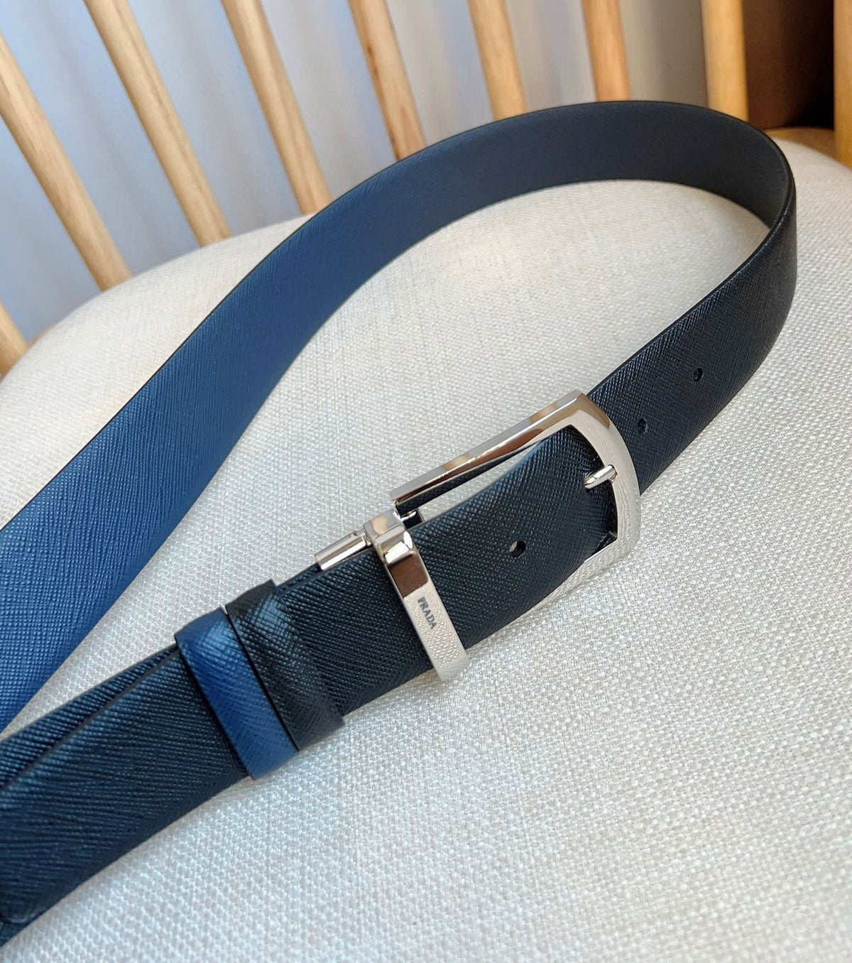 Rectangular buckle belt