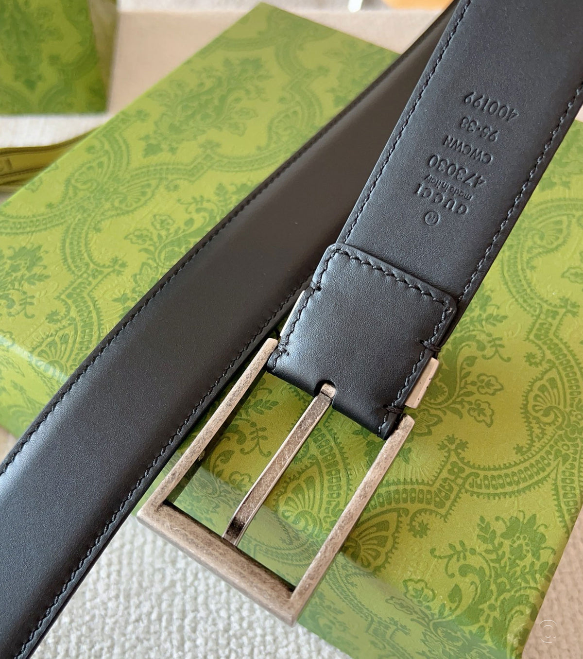 Snake buckle belt