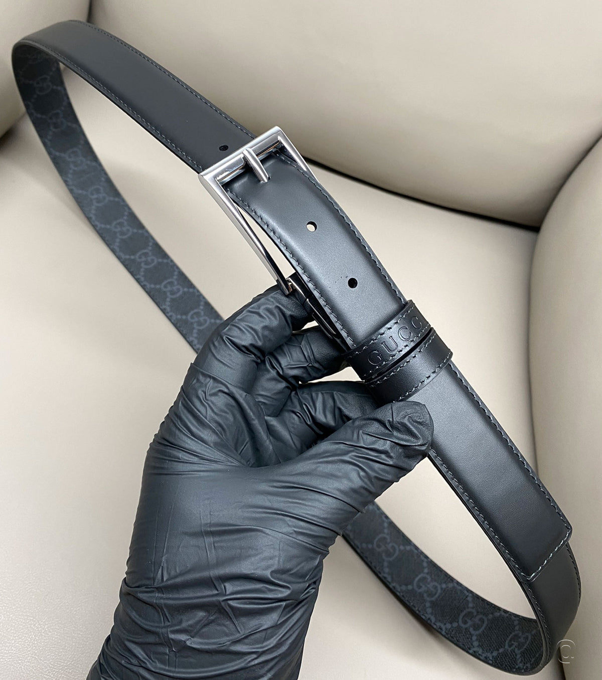 Reversible belt with rectangular buckle