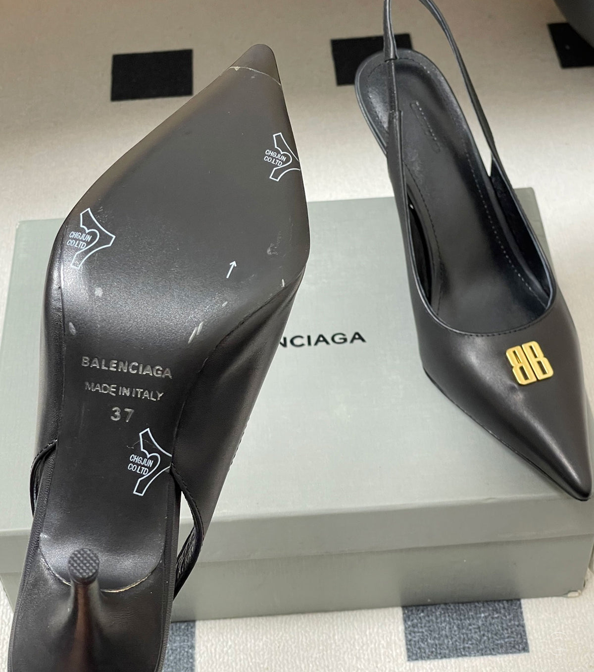 Полуотворени обувки на висок ток BB