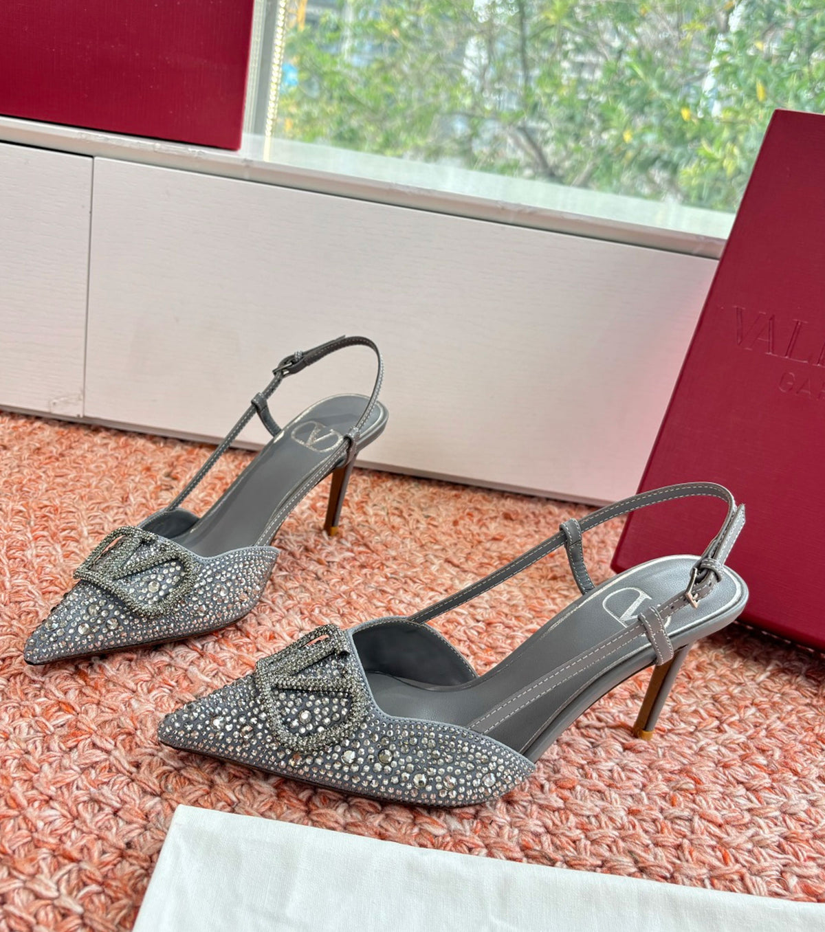 VLogo Signature embellished slingback pumps