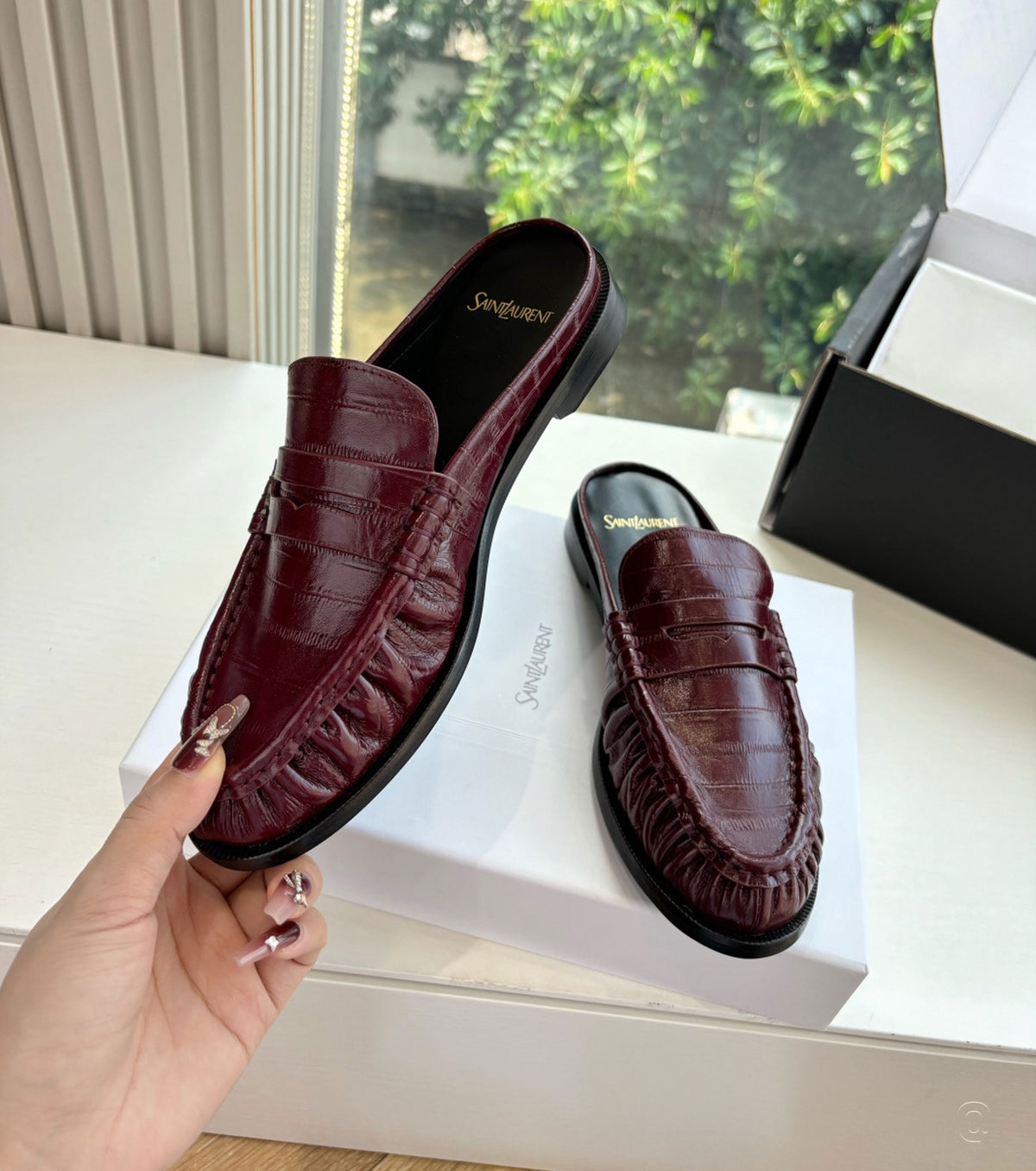 LE LOAFER mules