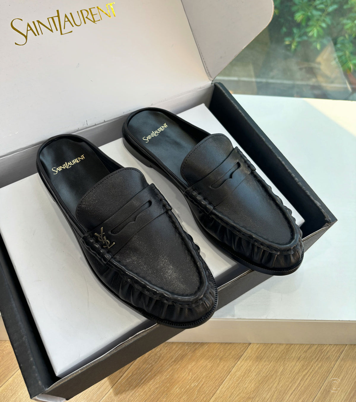 LE LOAFER mules