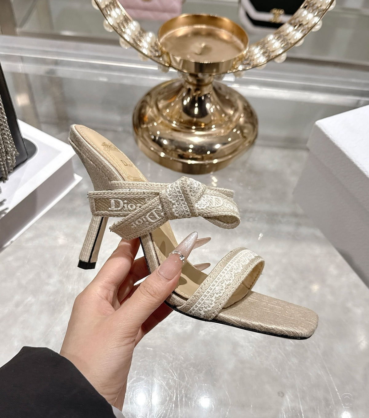 Heeled Sandal with Straps