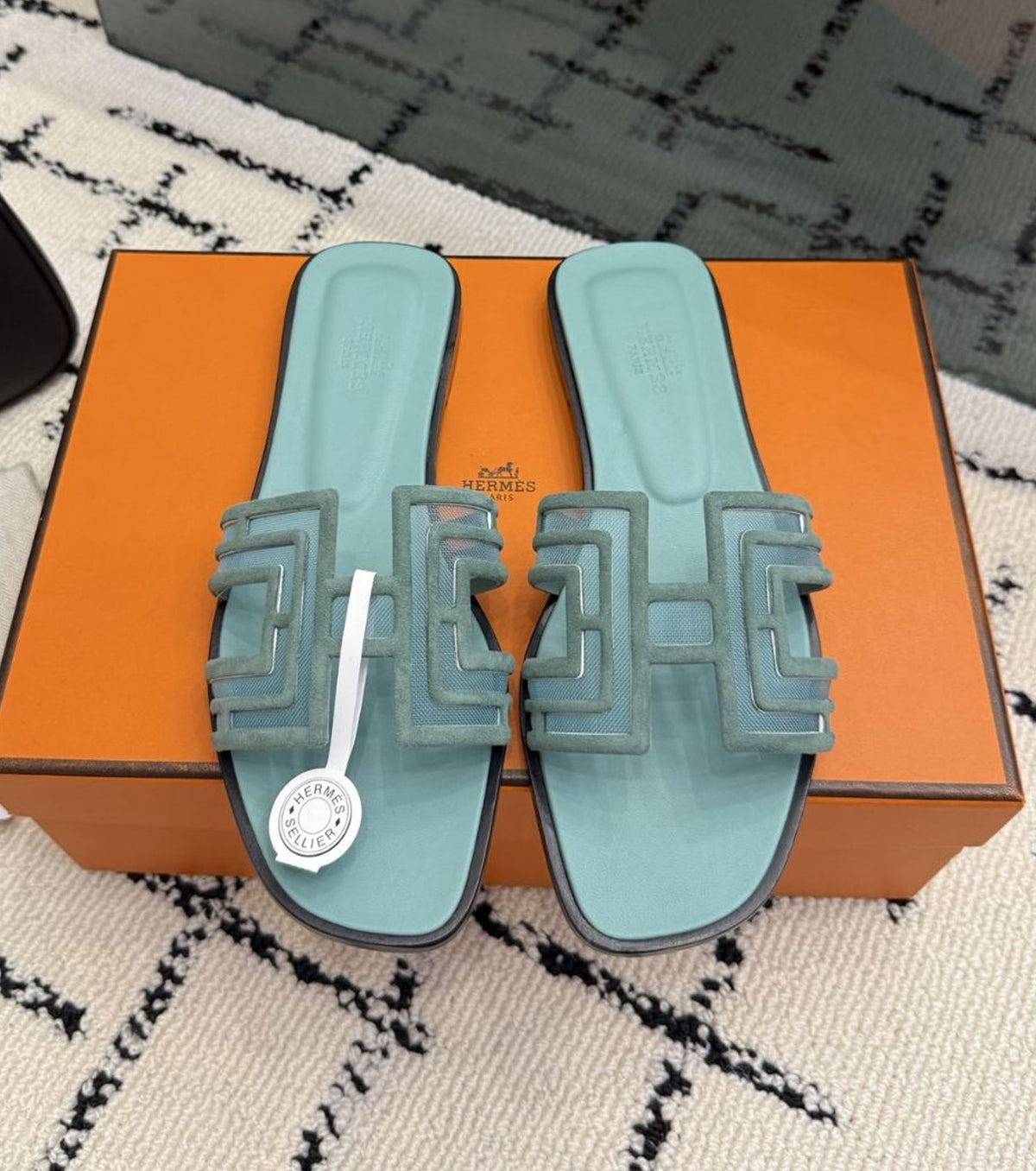 Oran sandal