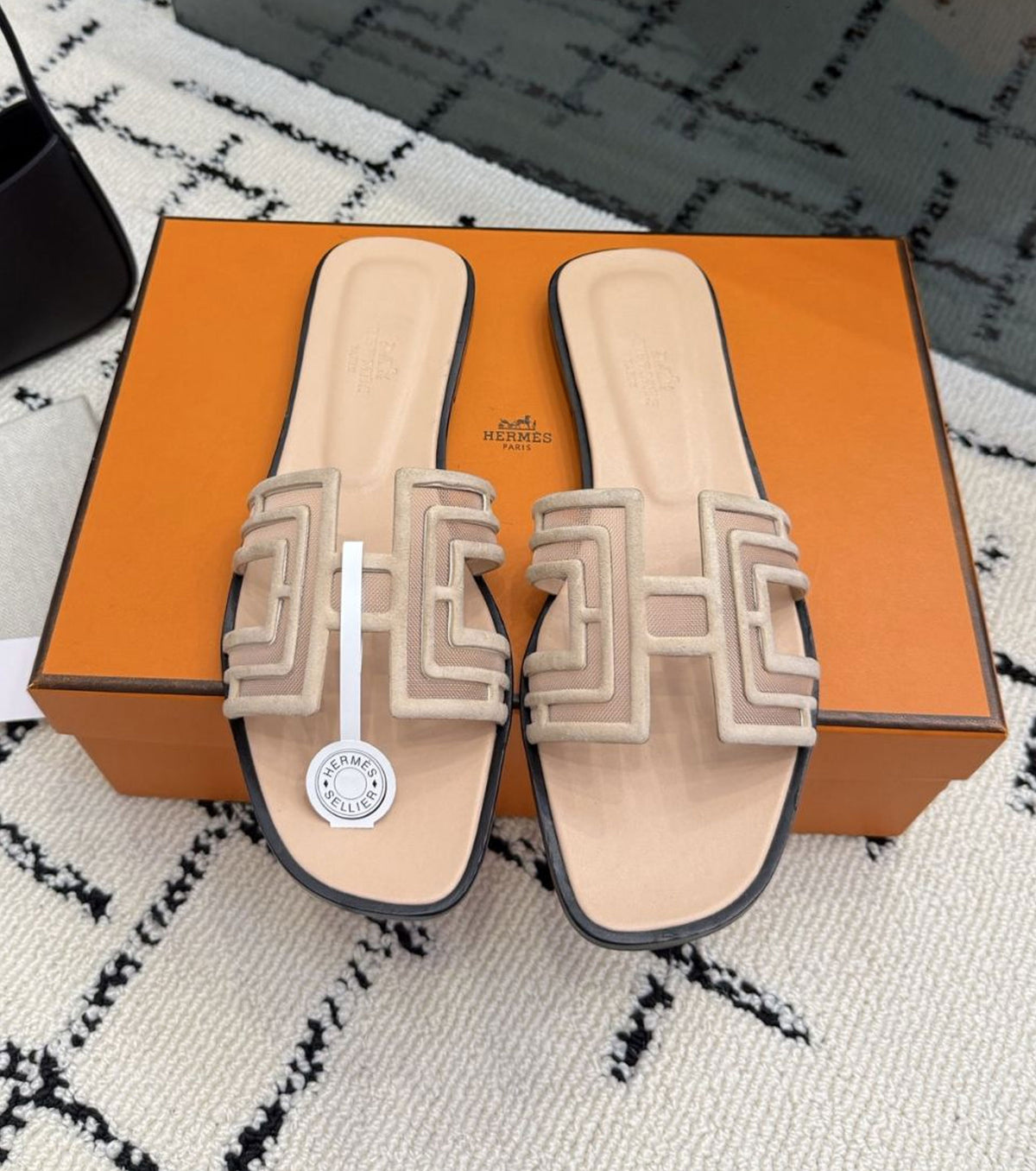 Oran sandal