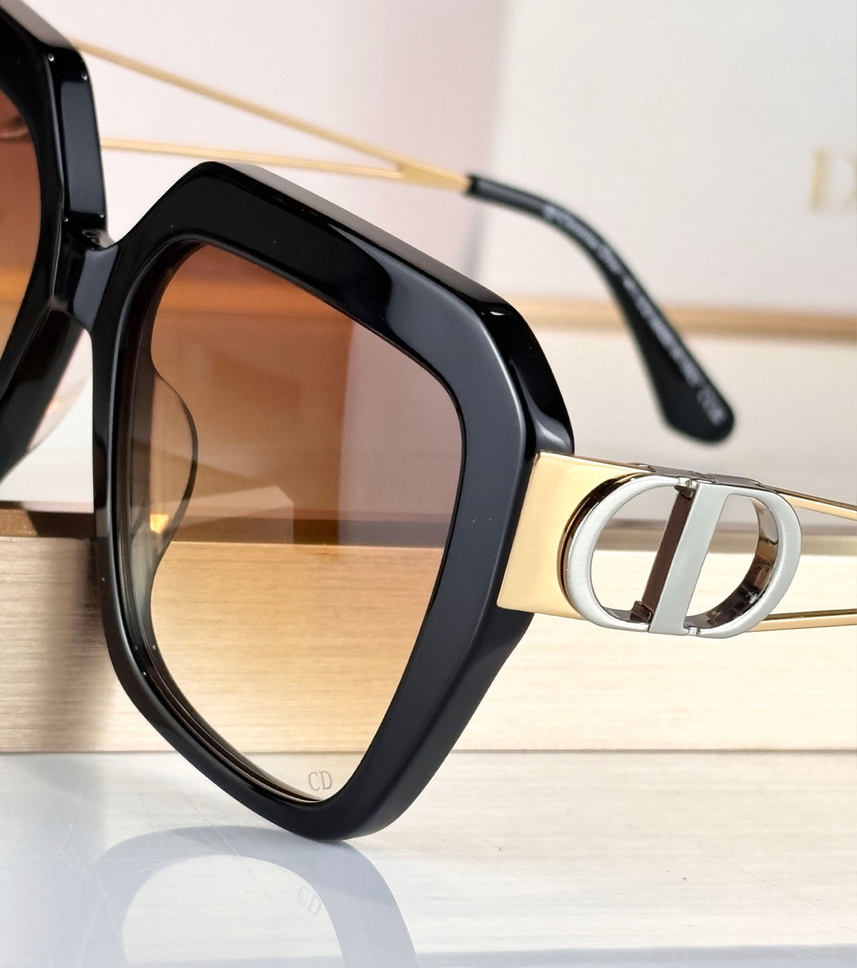 30 Montaigne sunglasses