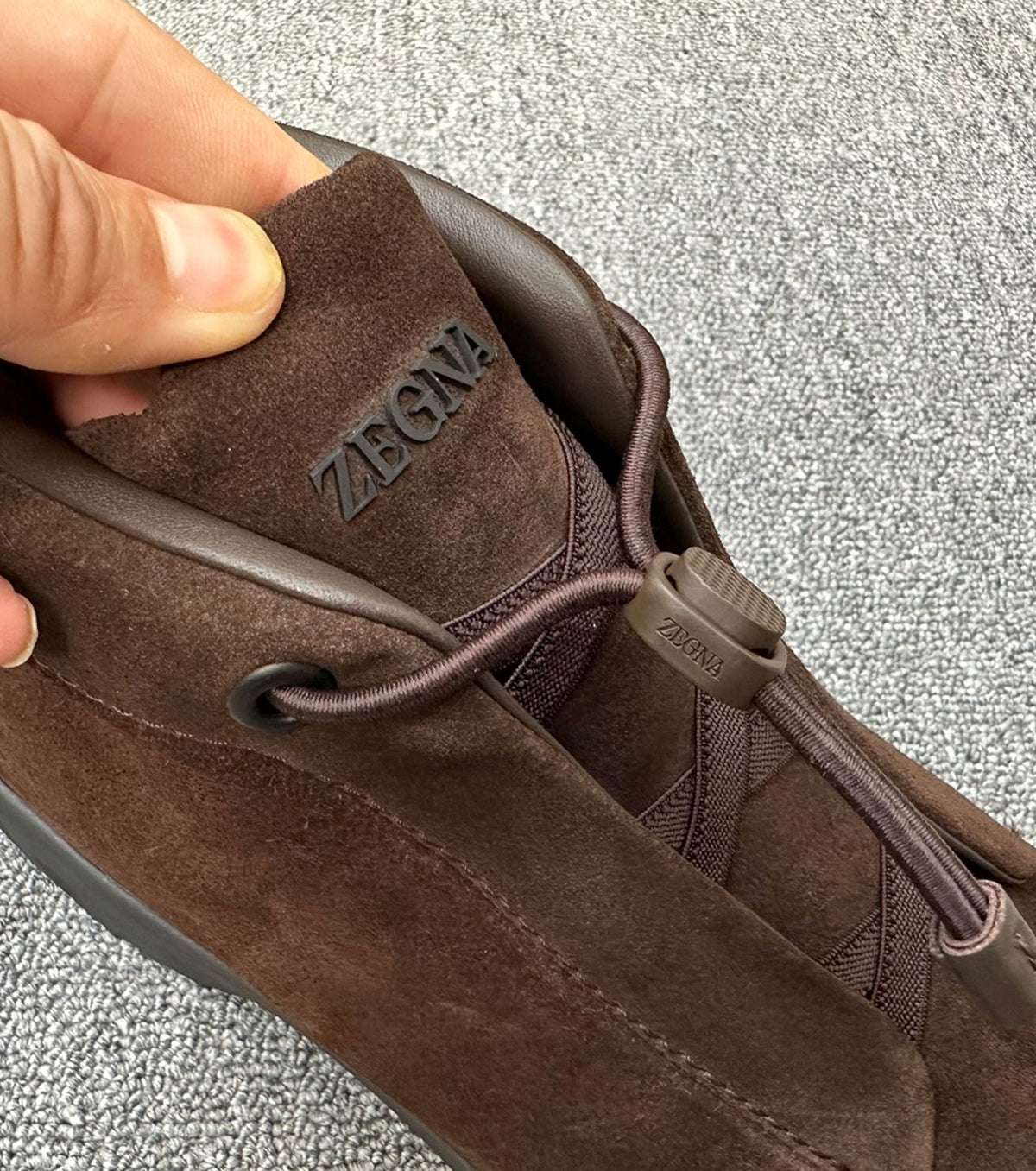 Suede Triple Stitch Vetta Sneakers