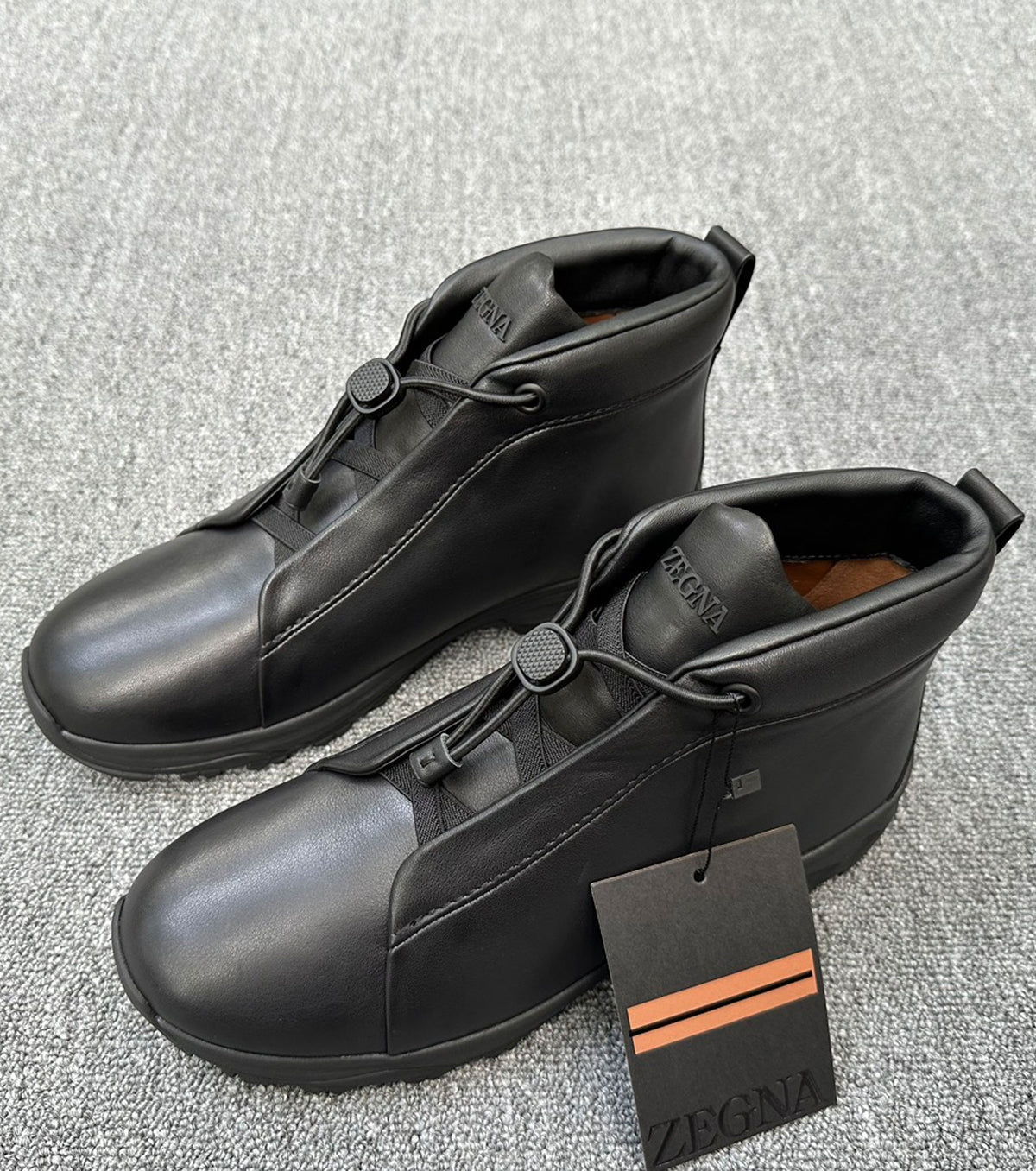 Black Leather Triple Stitch Vetta Sneakers