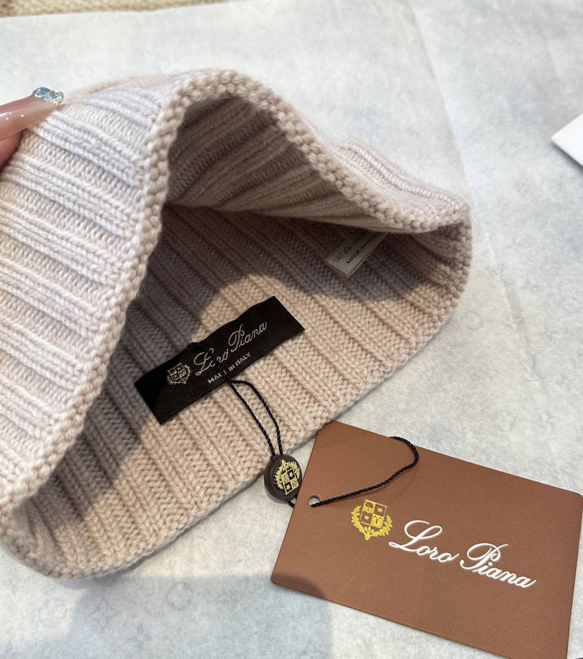 Плетена шапка