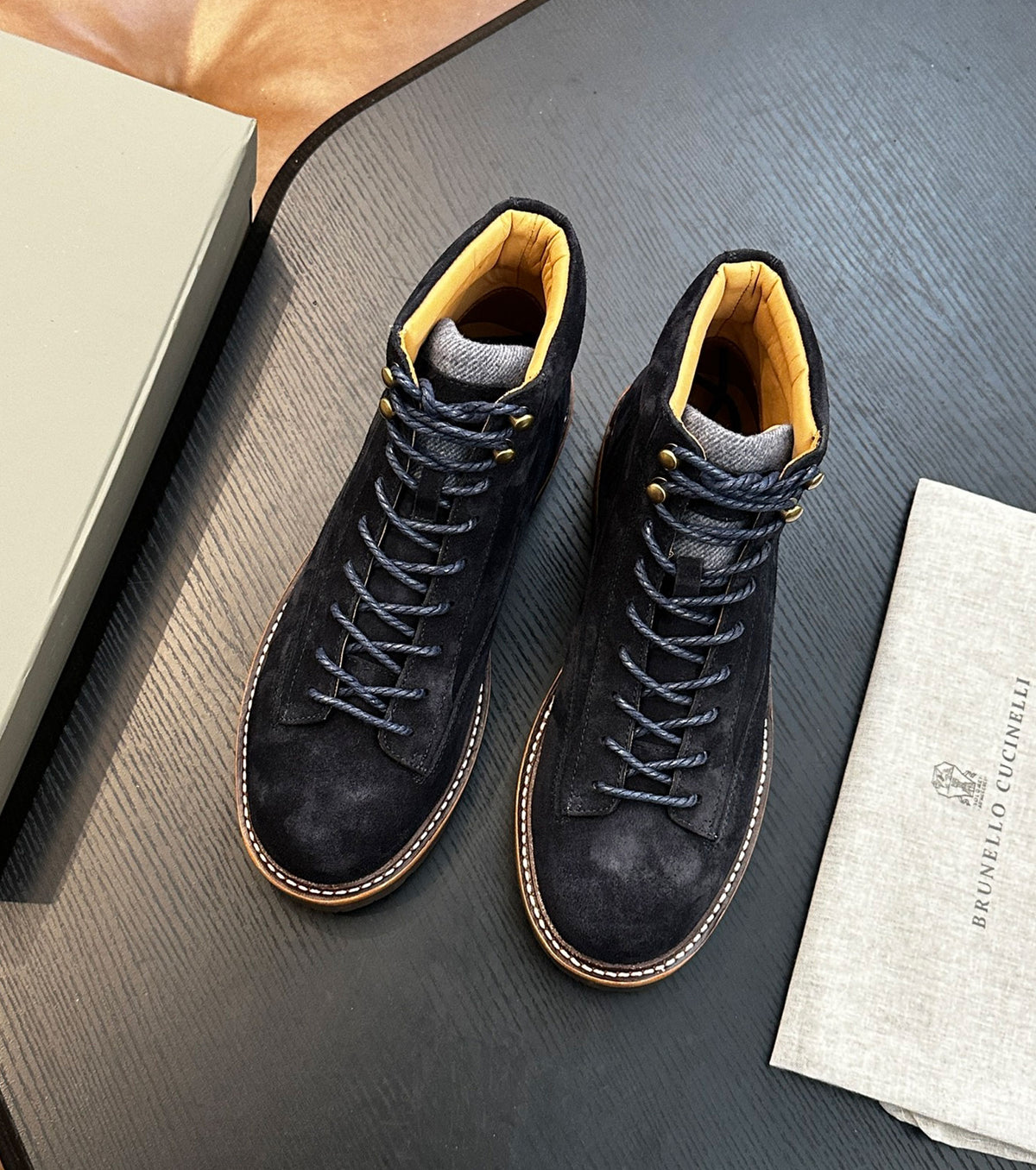 Suede urban outdoor boots