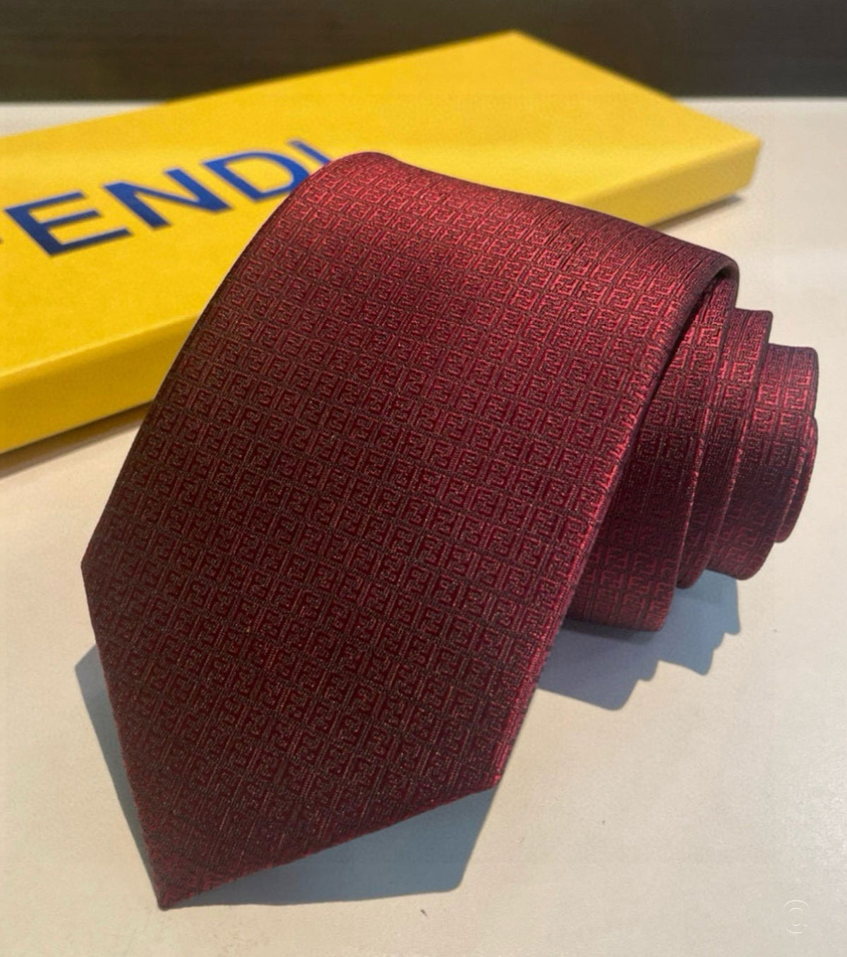 Копринена вратовръзка