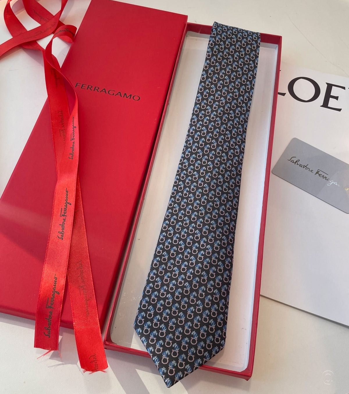 Копринена вратовръзка