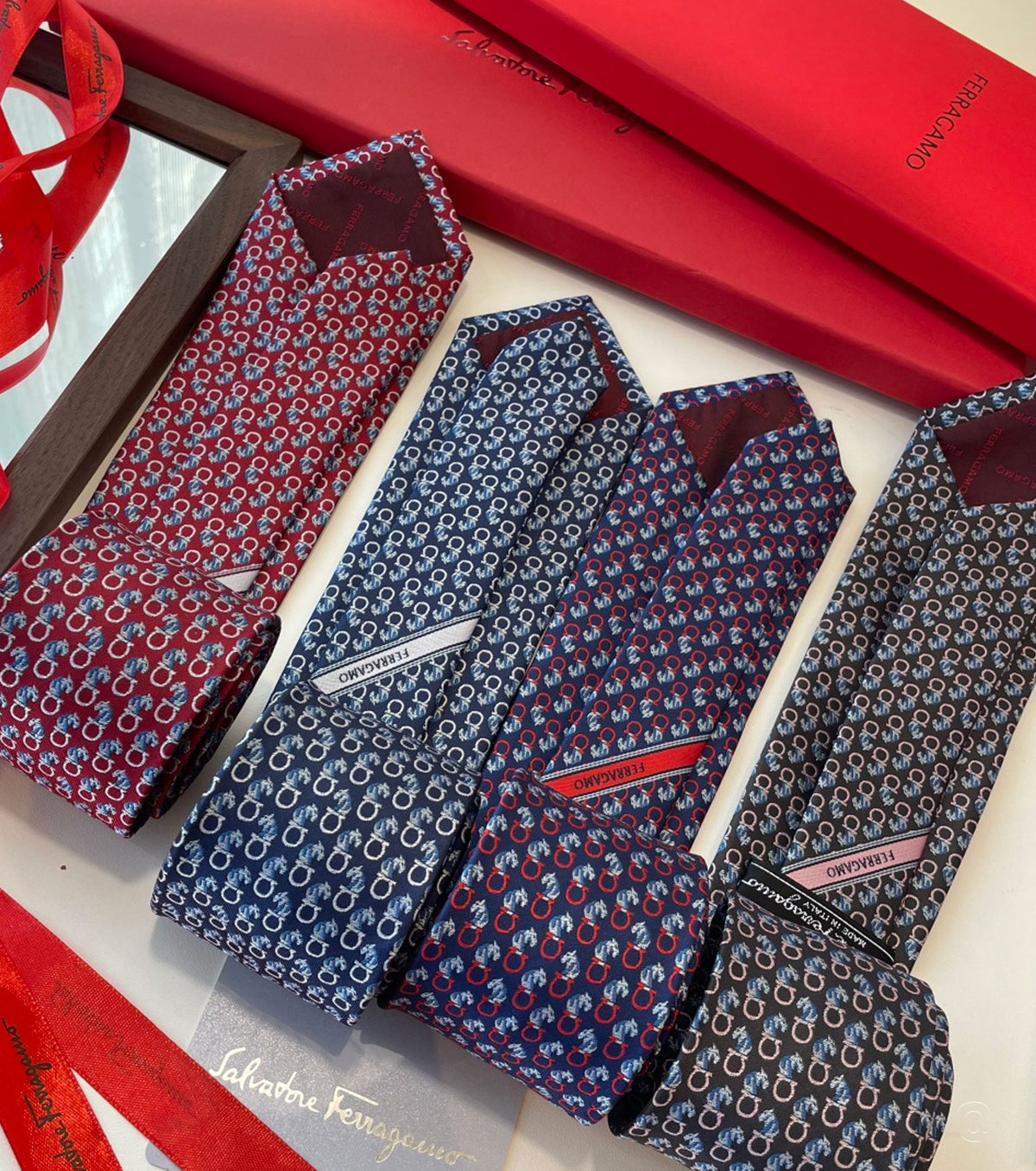 Копринена вратовръзка