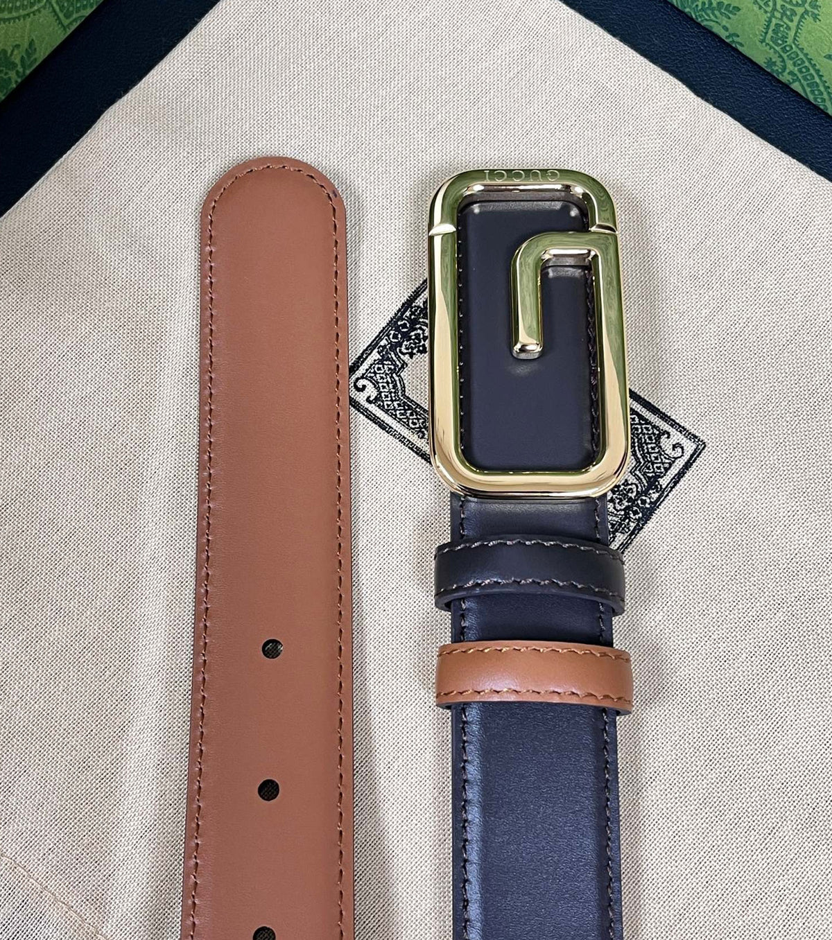 Reversible belt with square G buckle