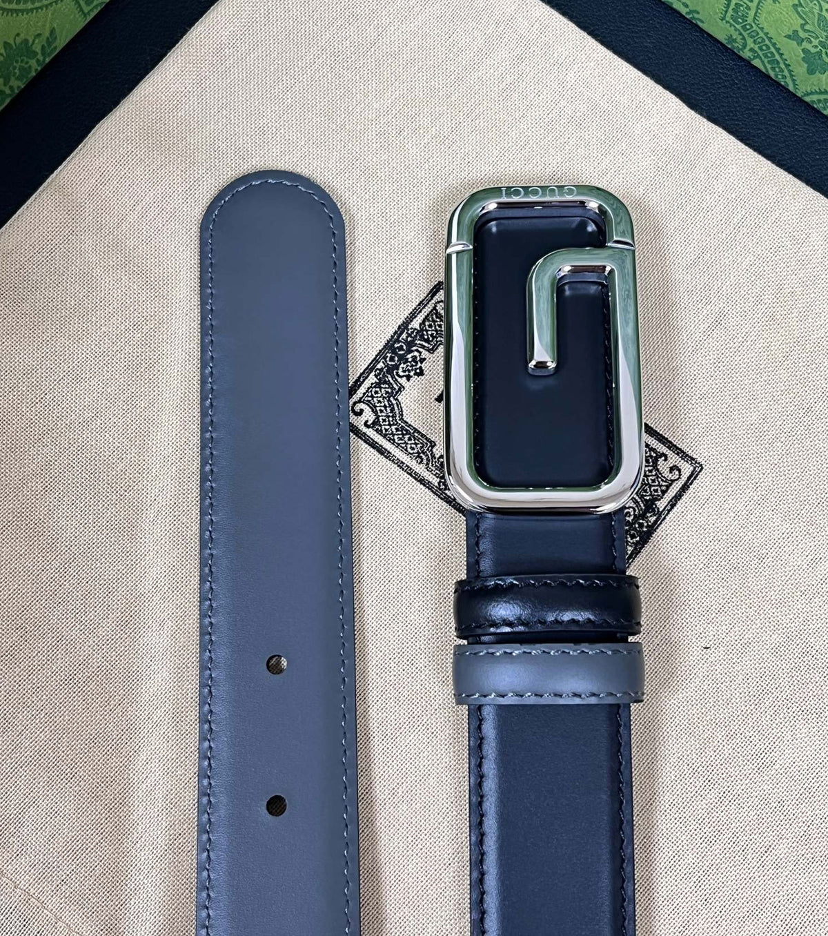 Reversible belt with square G buckle