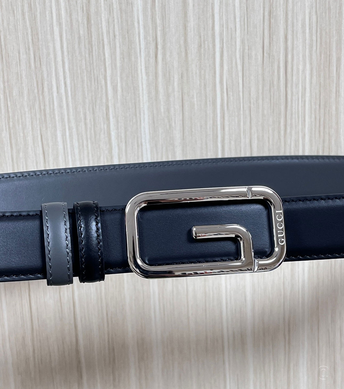 Reversible belt with square G buckle