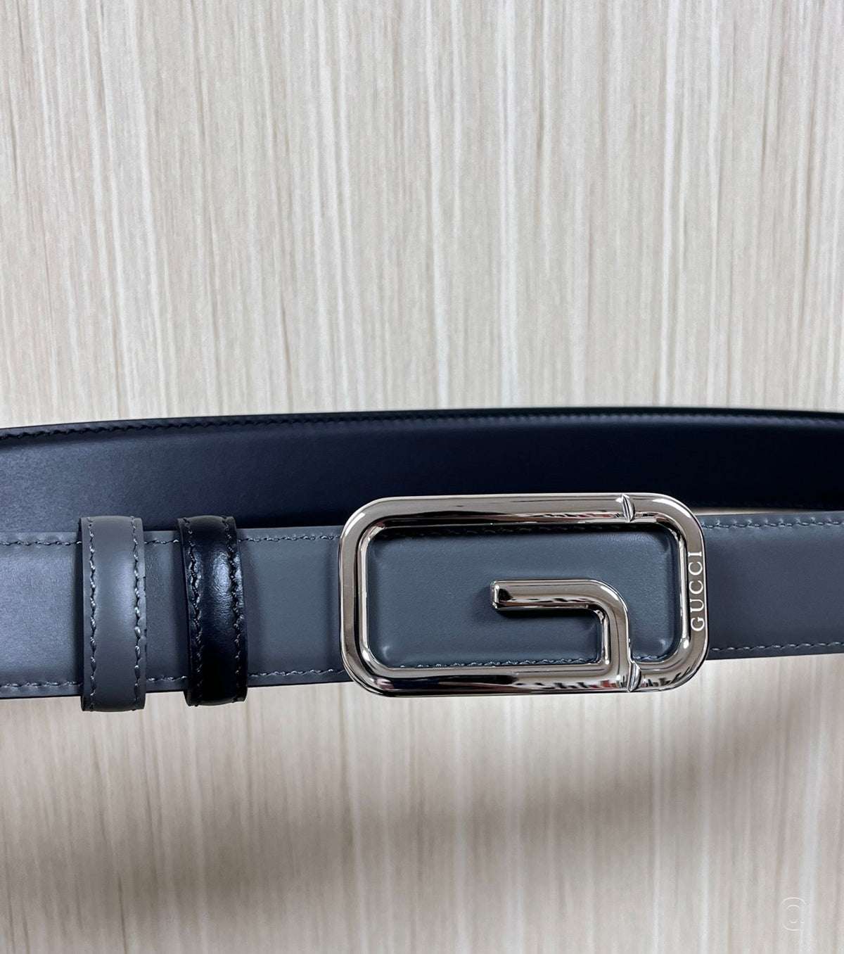 Reversible belt with square G buckle