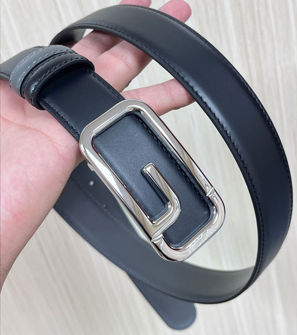 Reversible belt with square G buckle