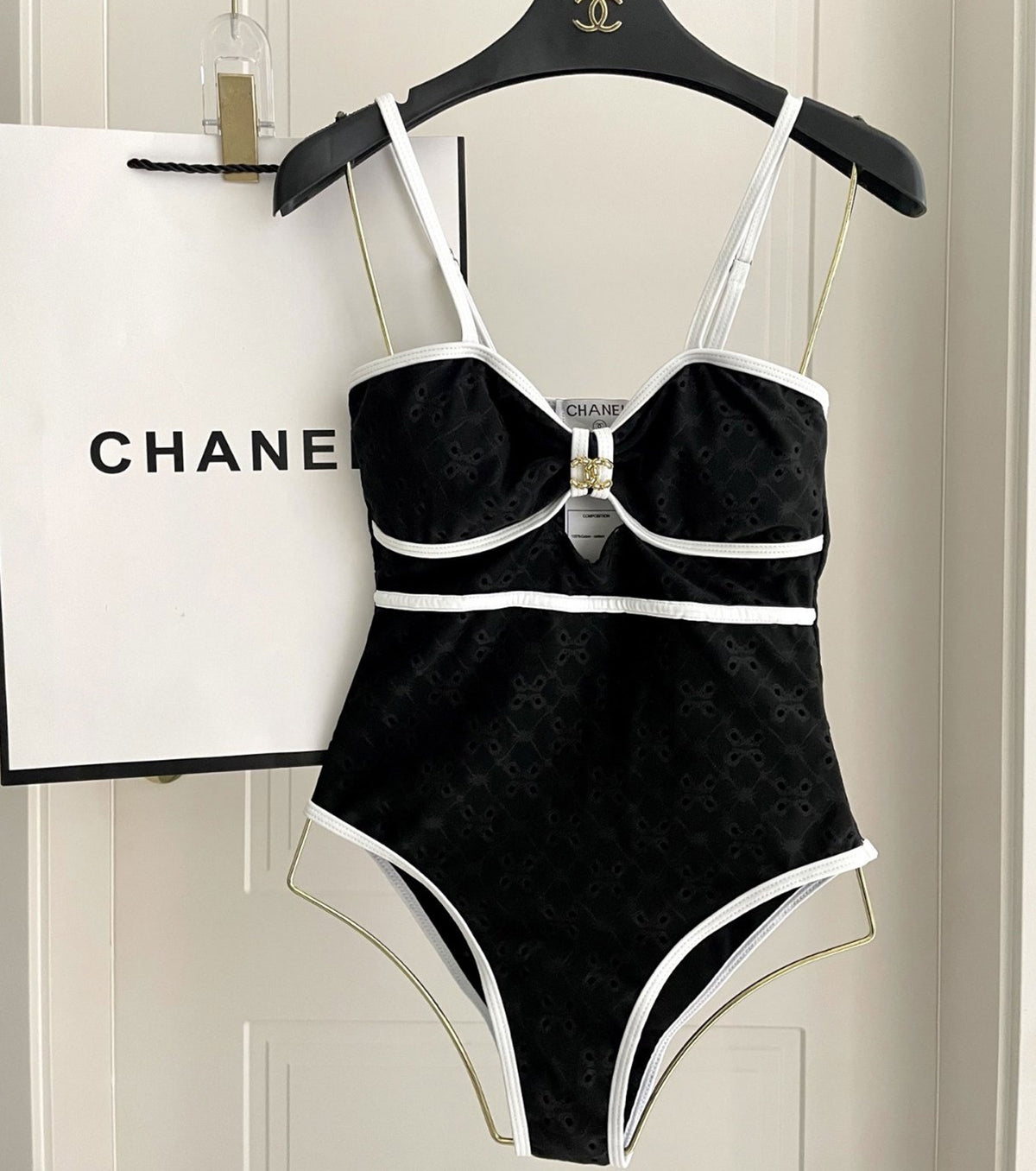 БАНСКИ КОСТЮМ