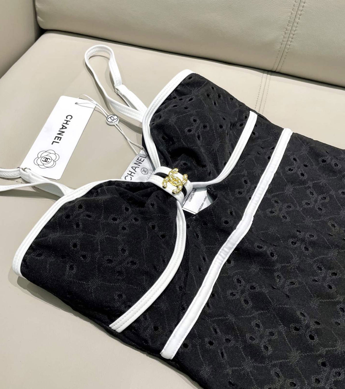 БАНСКИ КОСТЮМ