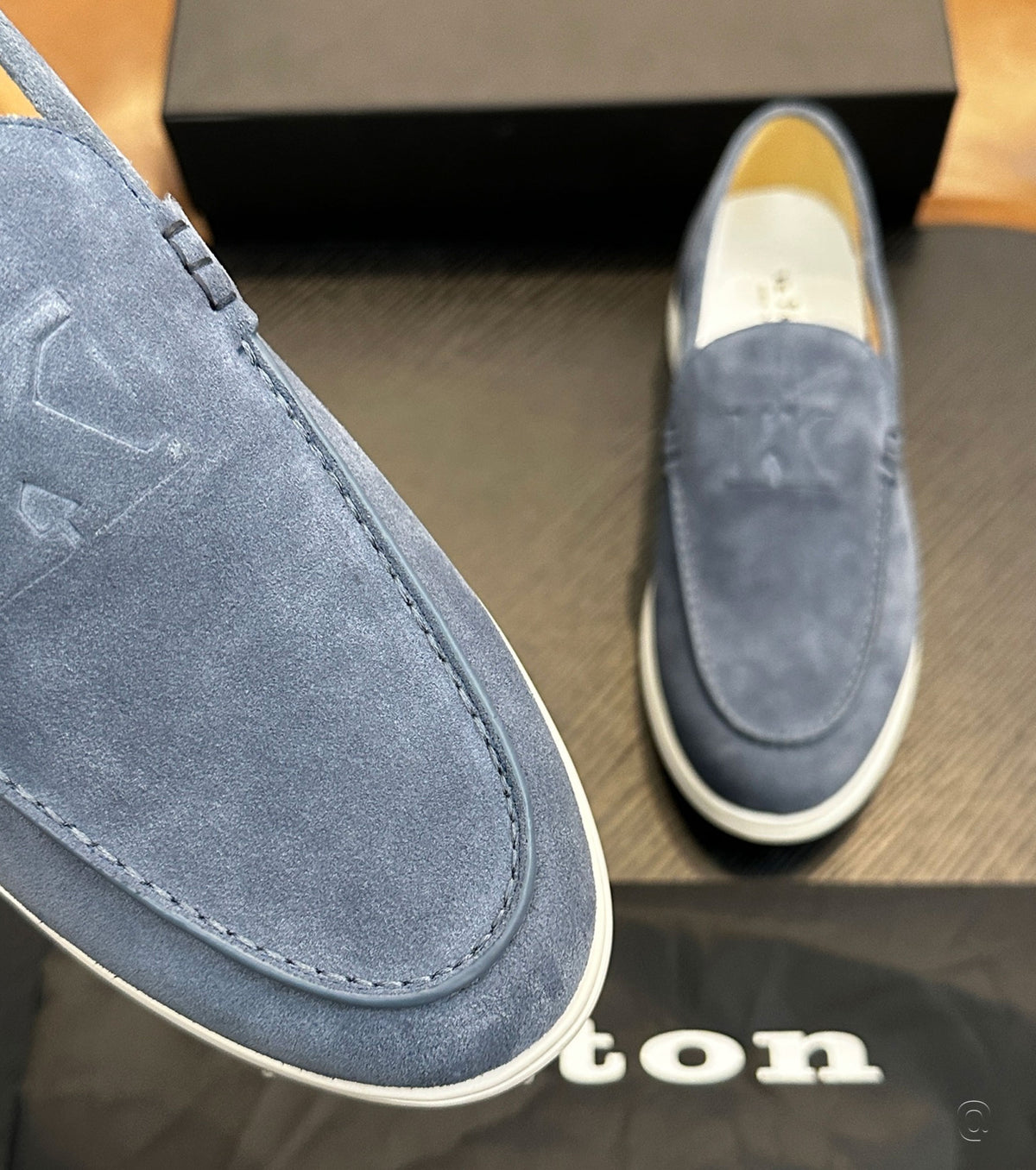 Suede loafer