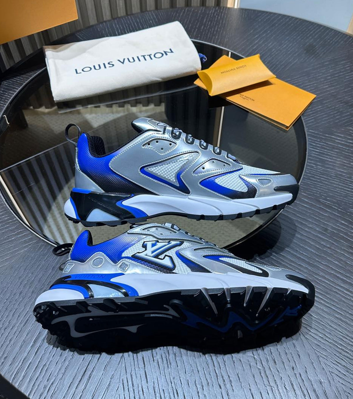 LV Runner Tatic Sneaker