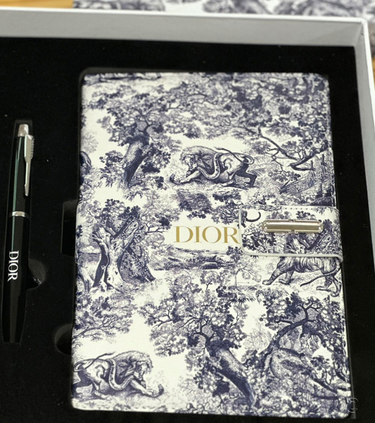 Комплект тефтер, химикалка и термос