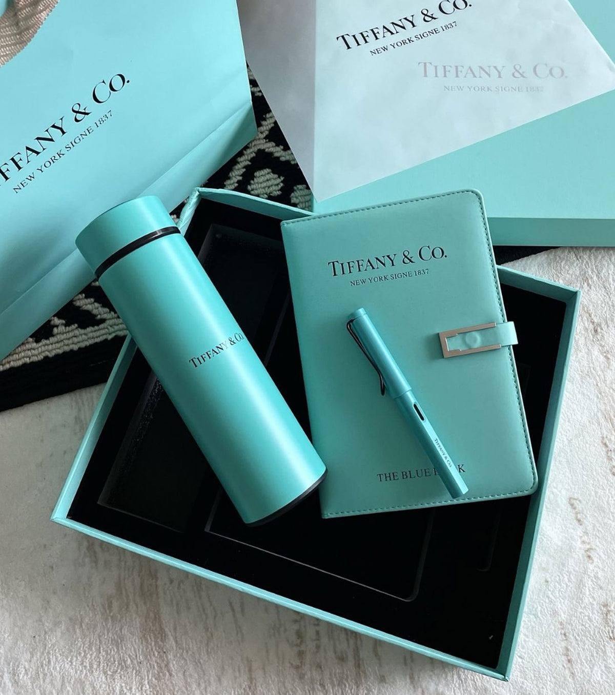 Комплект тефтер, химикалка и термос