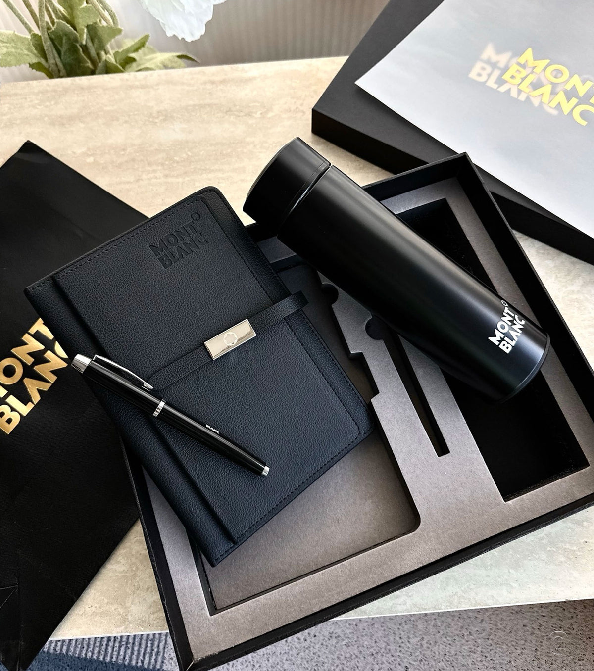 Комплект тефтер, химикалка и термос