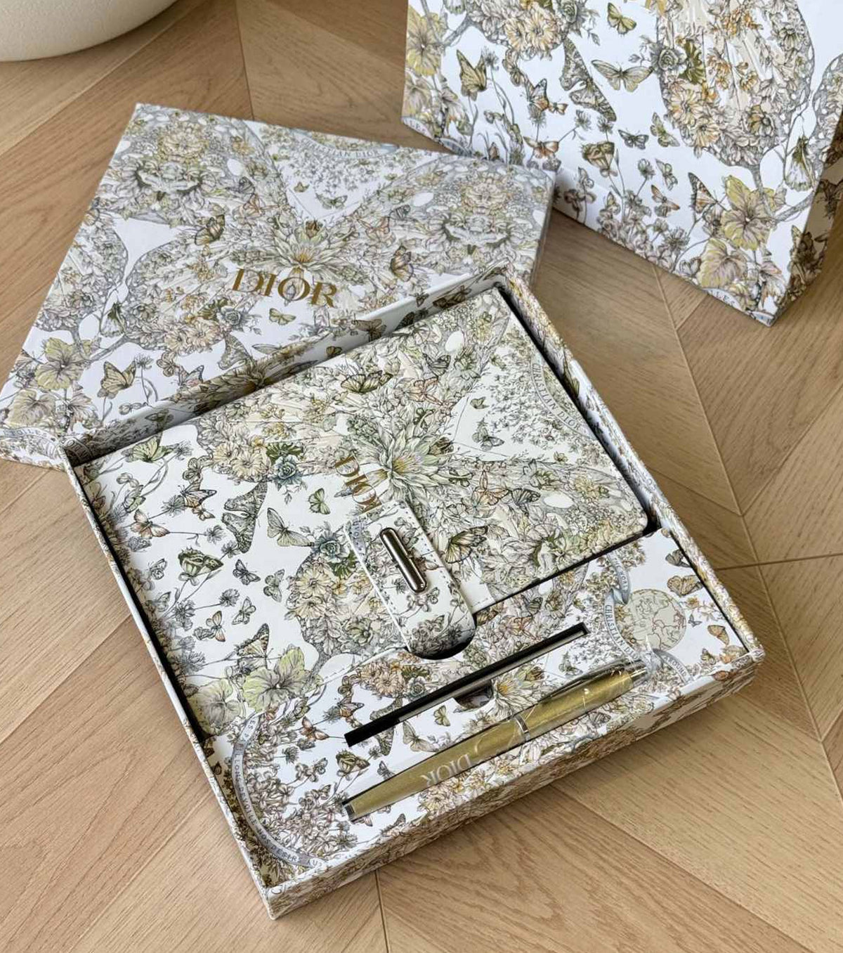 Комплект тефтер и химикалка