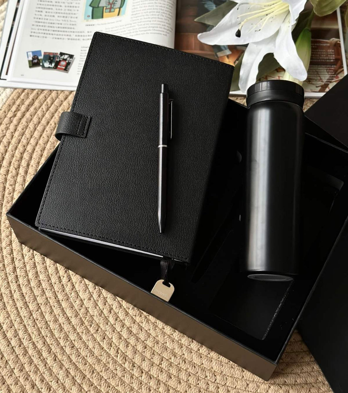 Комплект тефтер, химикалка и термос