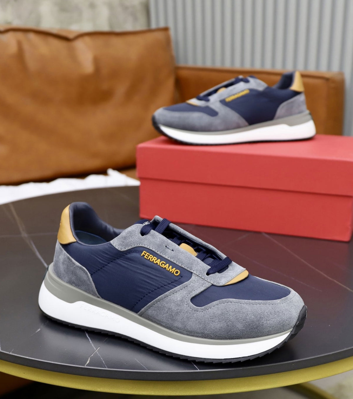 Велурени маратонки