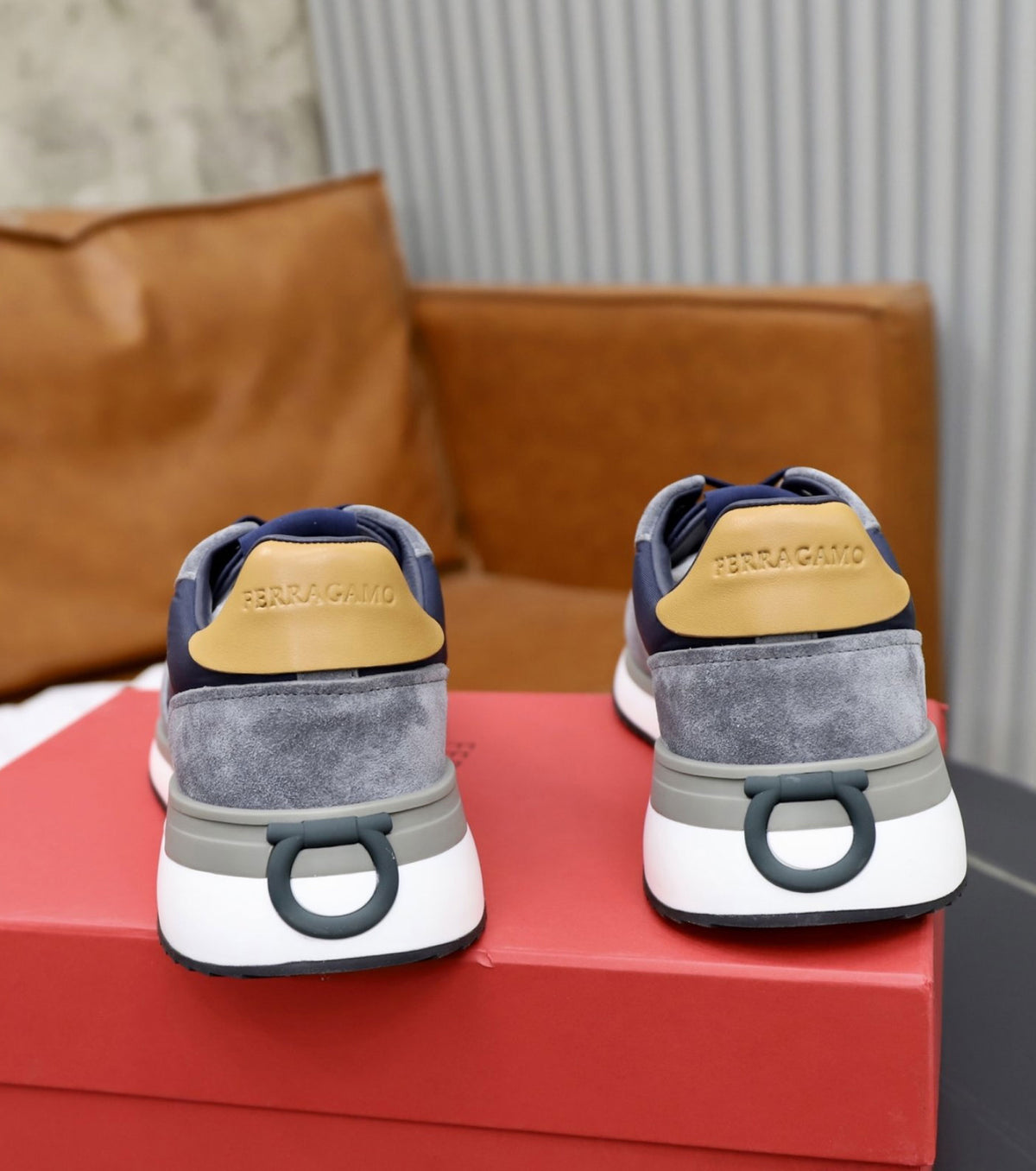 Велурени маратонки