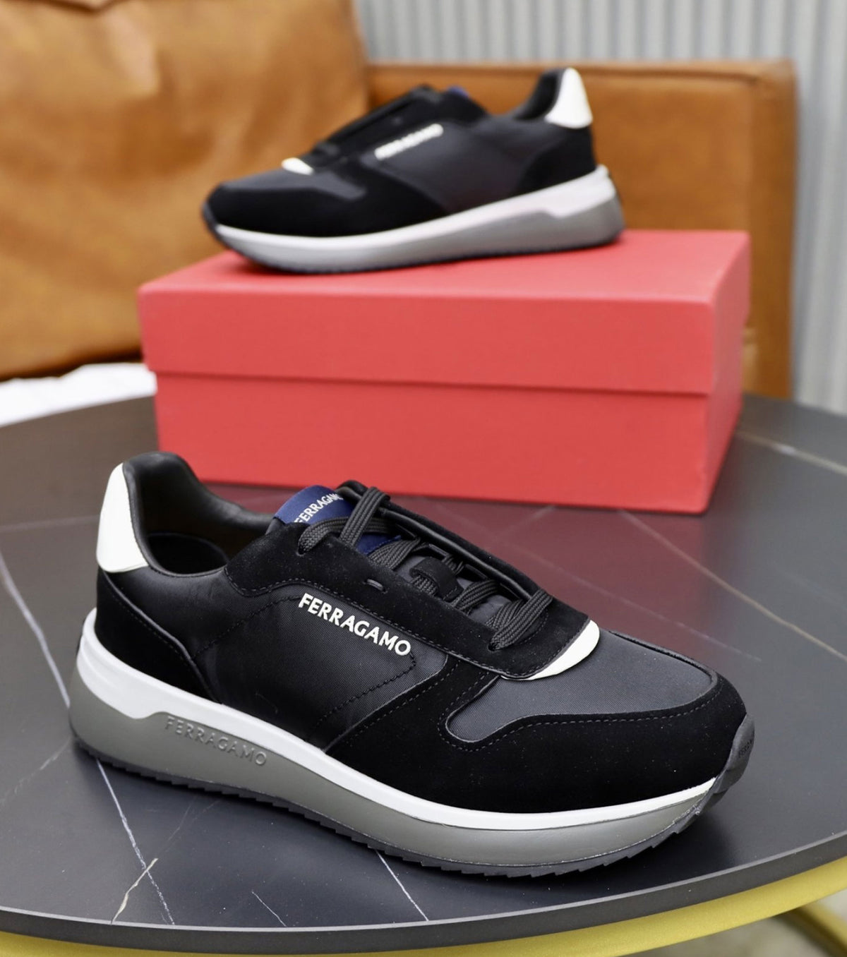 Велурени маратонки