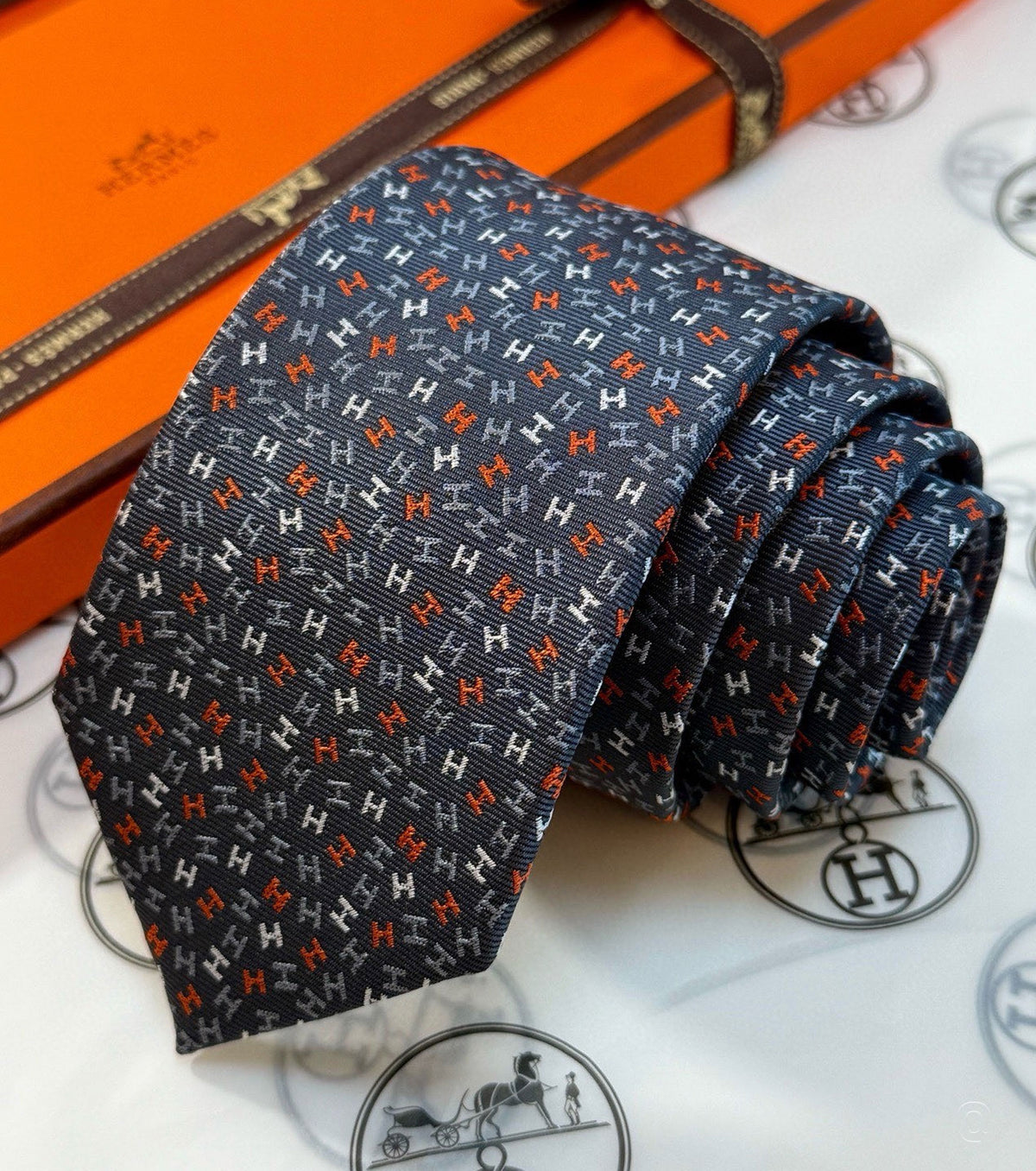 Silk tie