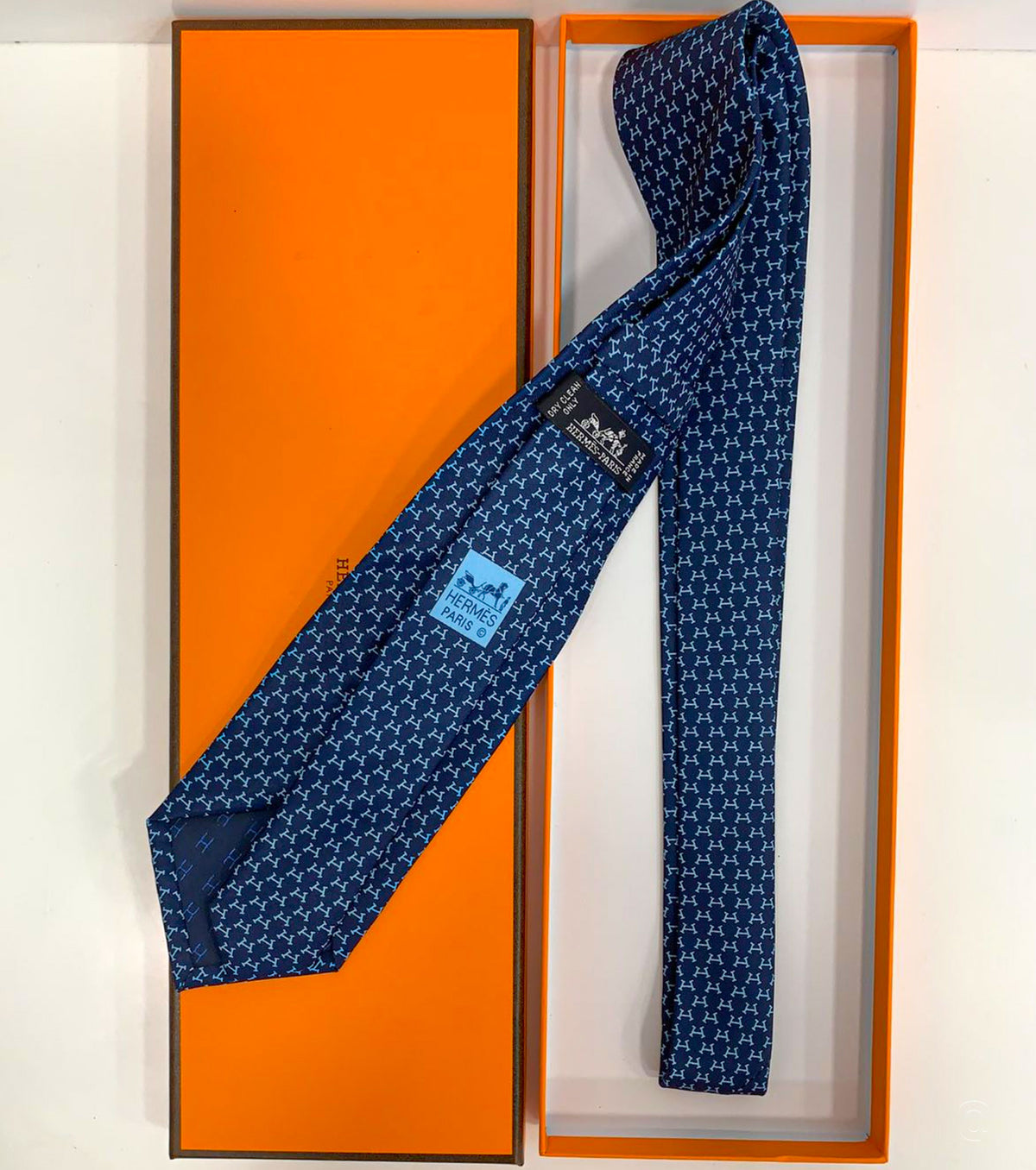 Вратовръзка Hilario