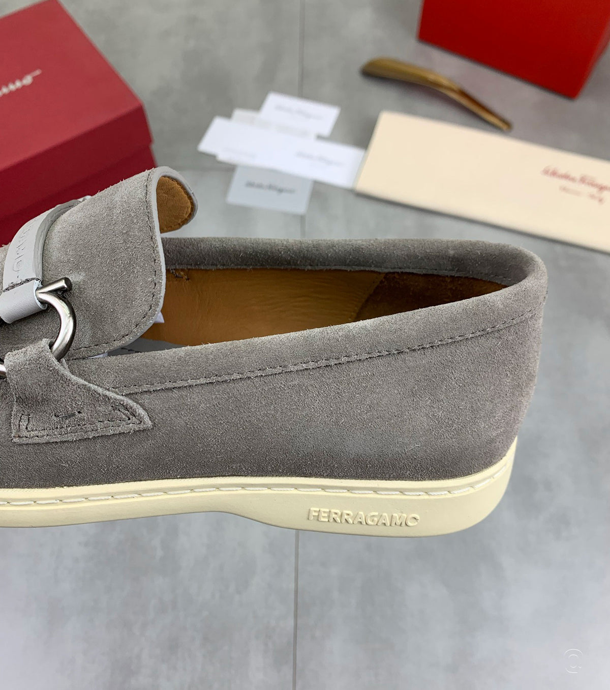 Casual loafer with Gancini ornament