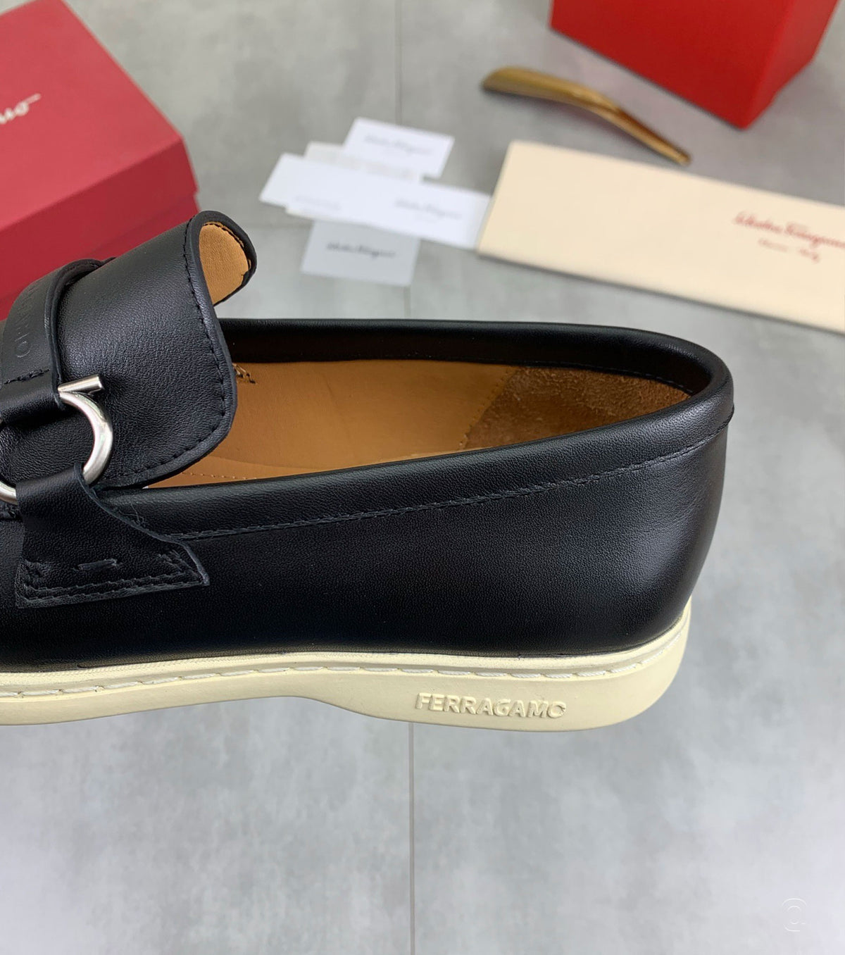 Casual loafer with Gancini ornament