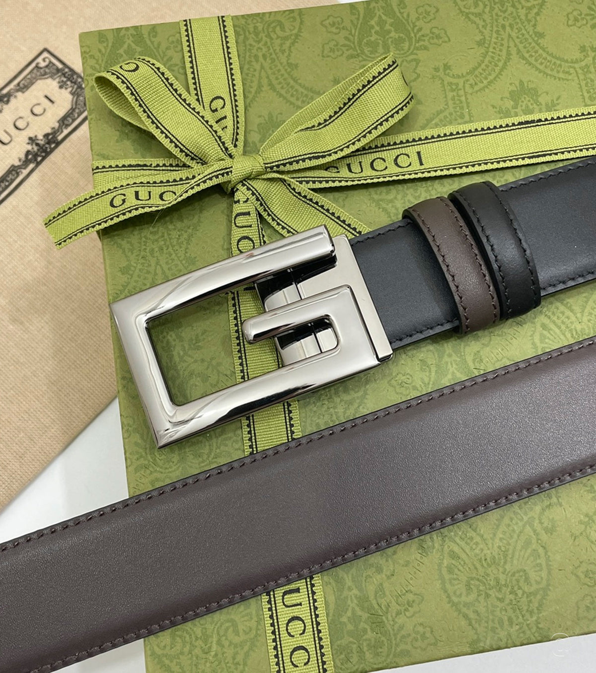 Двулицев колан с катарама Square G