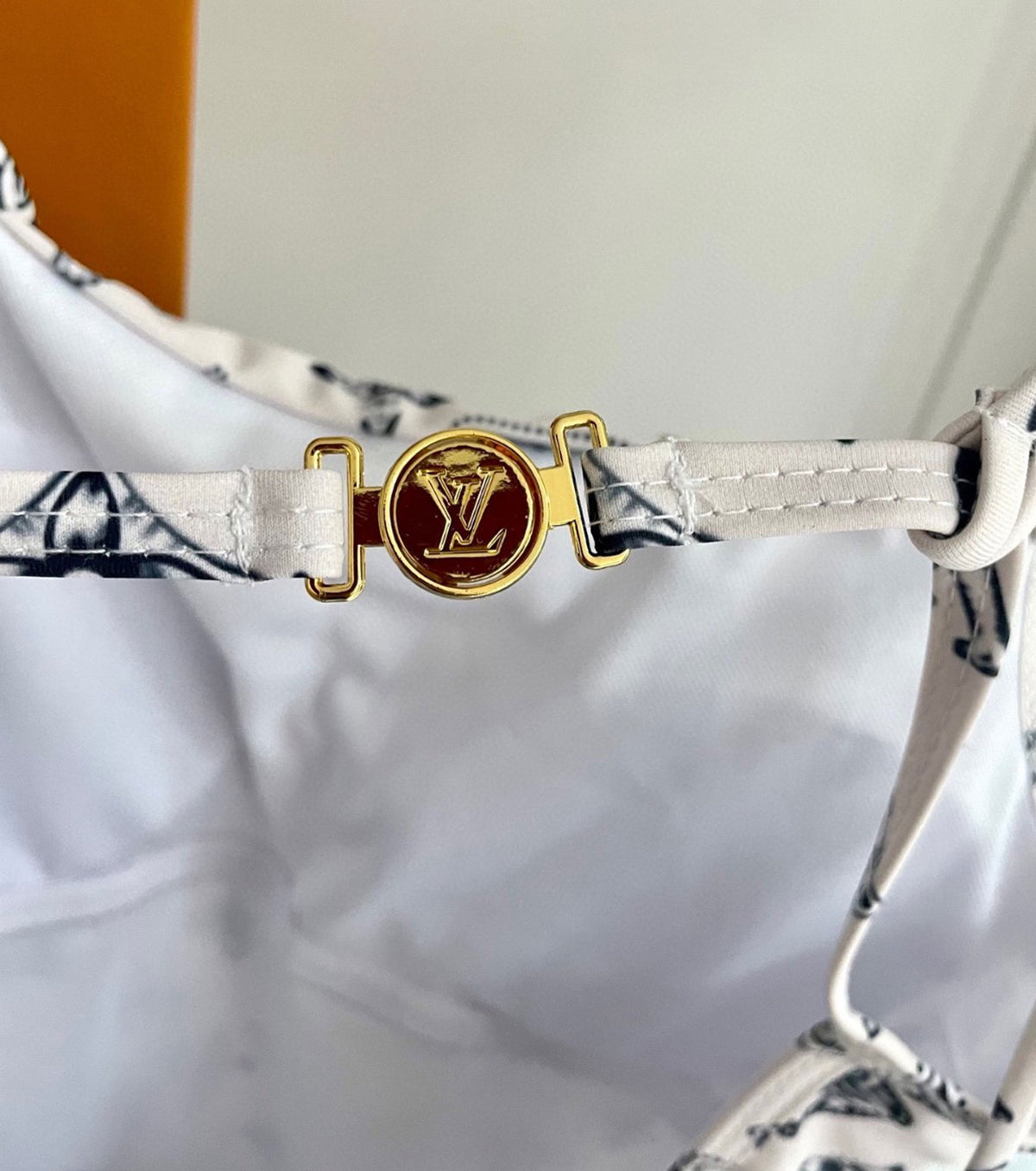 БАНСКИ КОСТЮМ