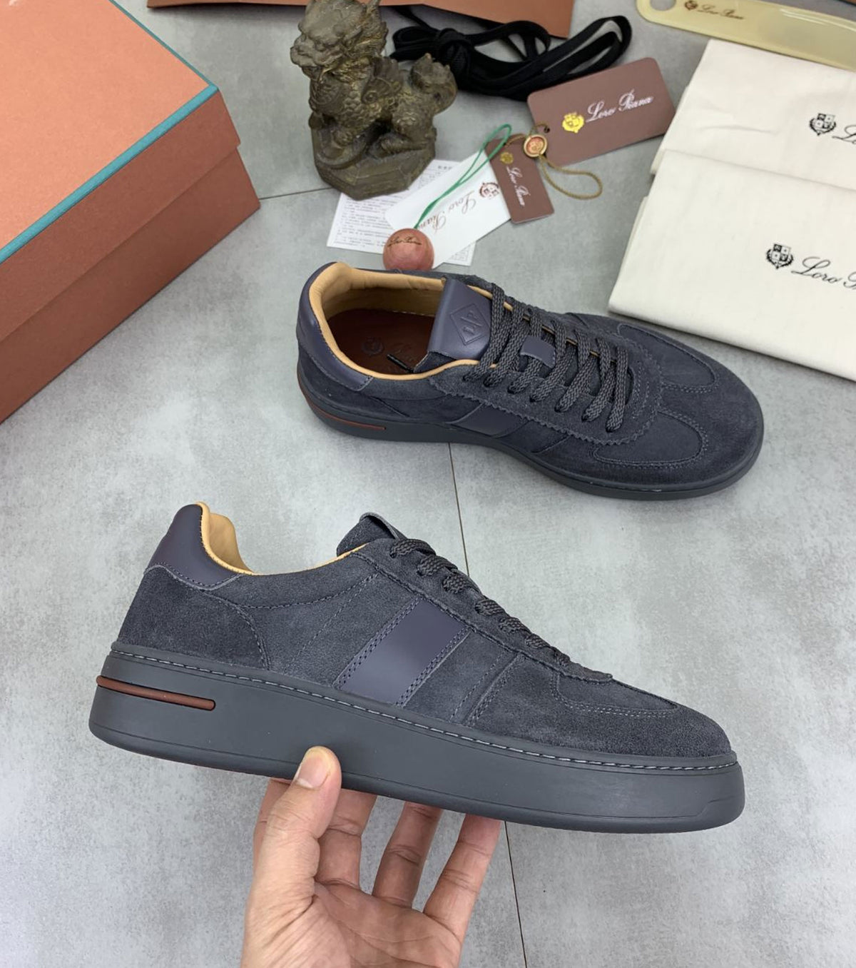 Suede sneaker