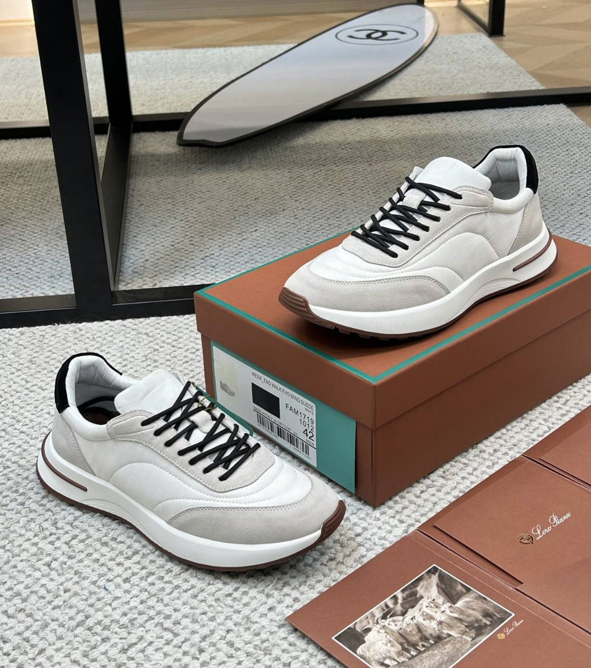 Велурени маратонки