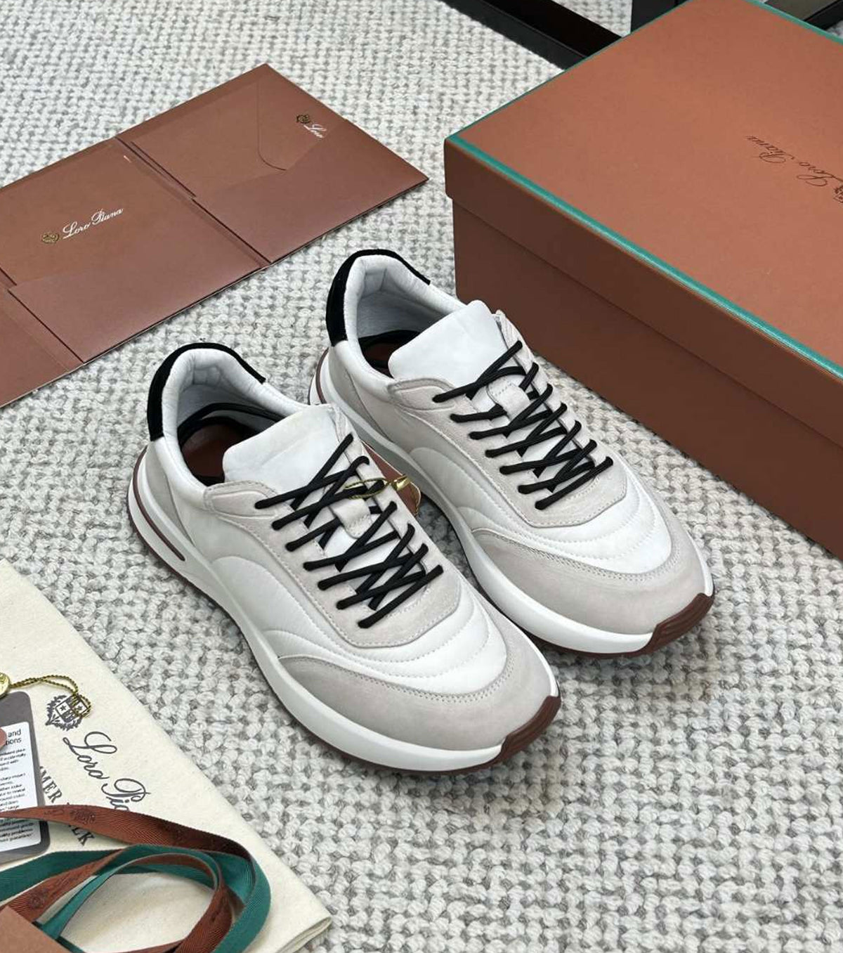 Велурени маратонки