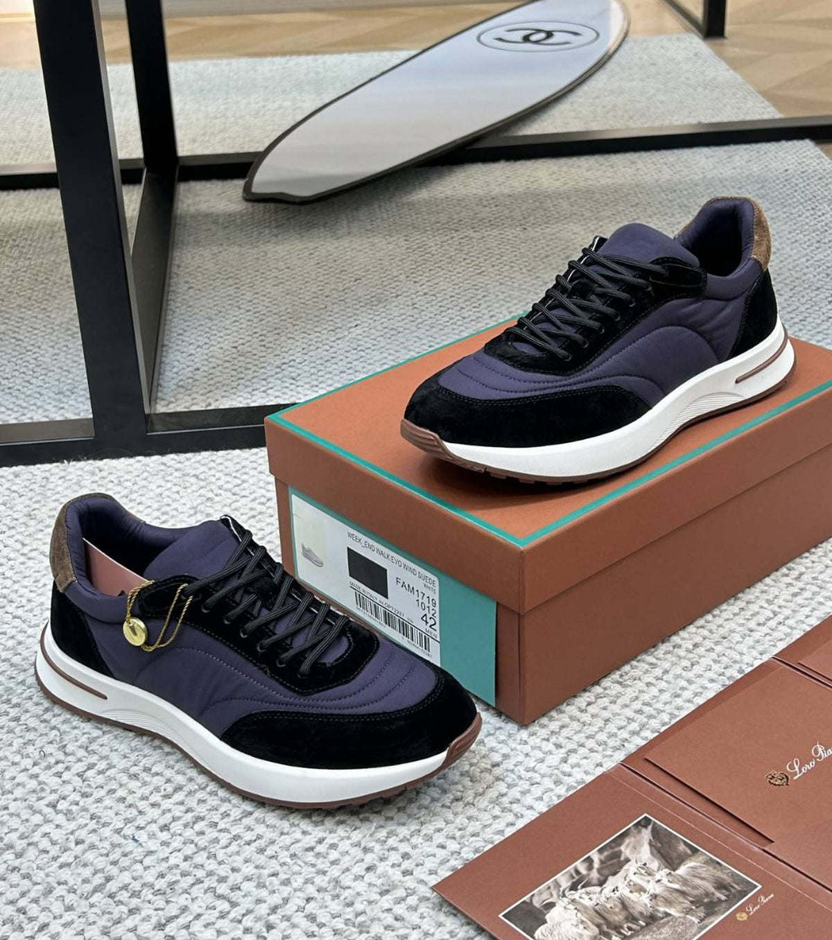 Велурени маратонки