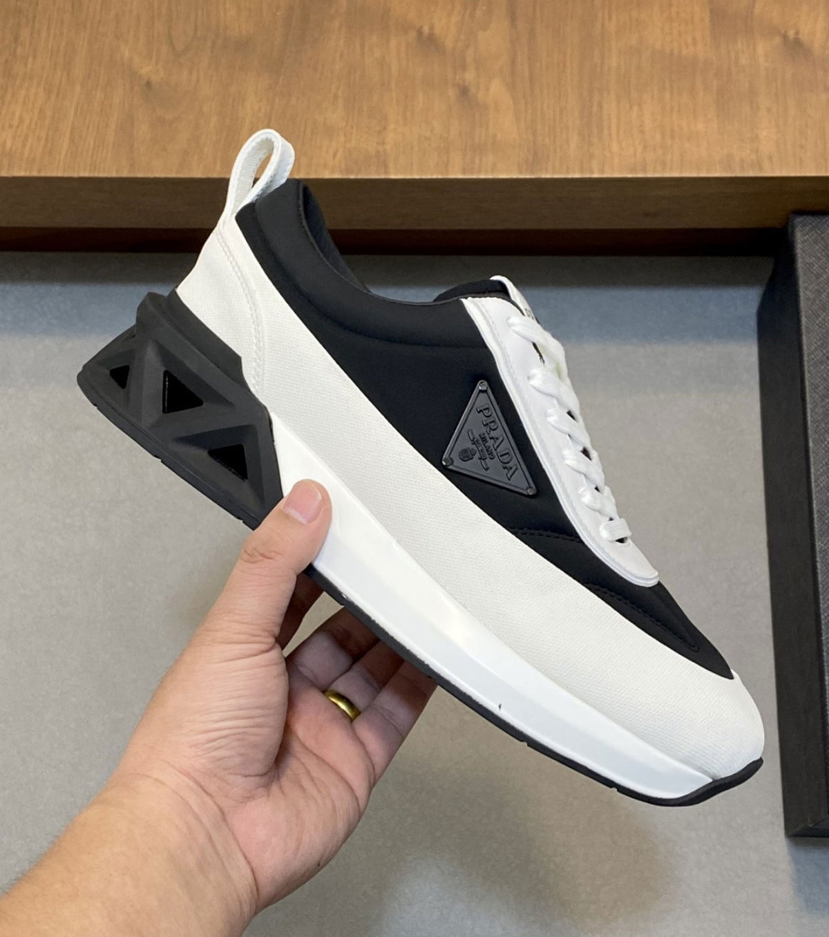 Кожени маратонки