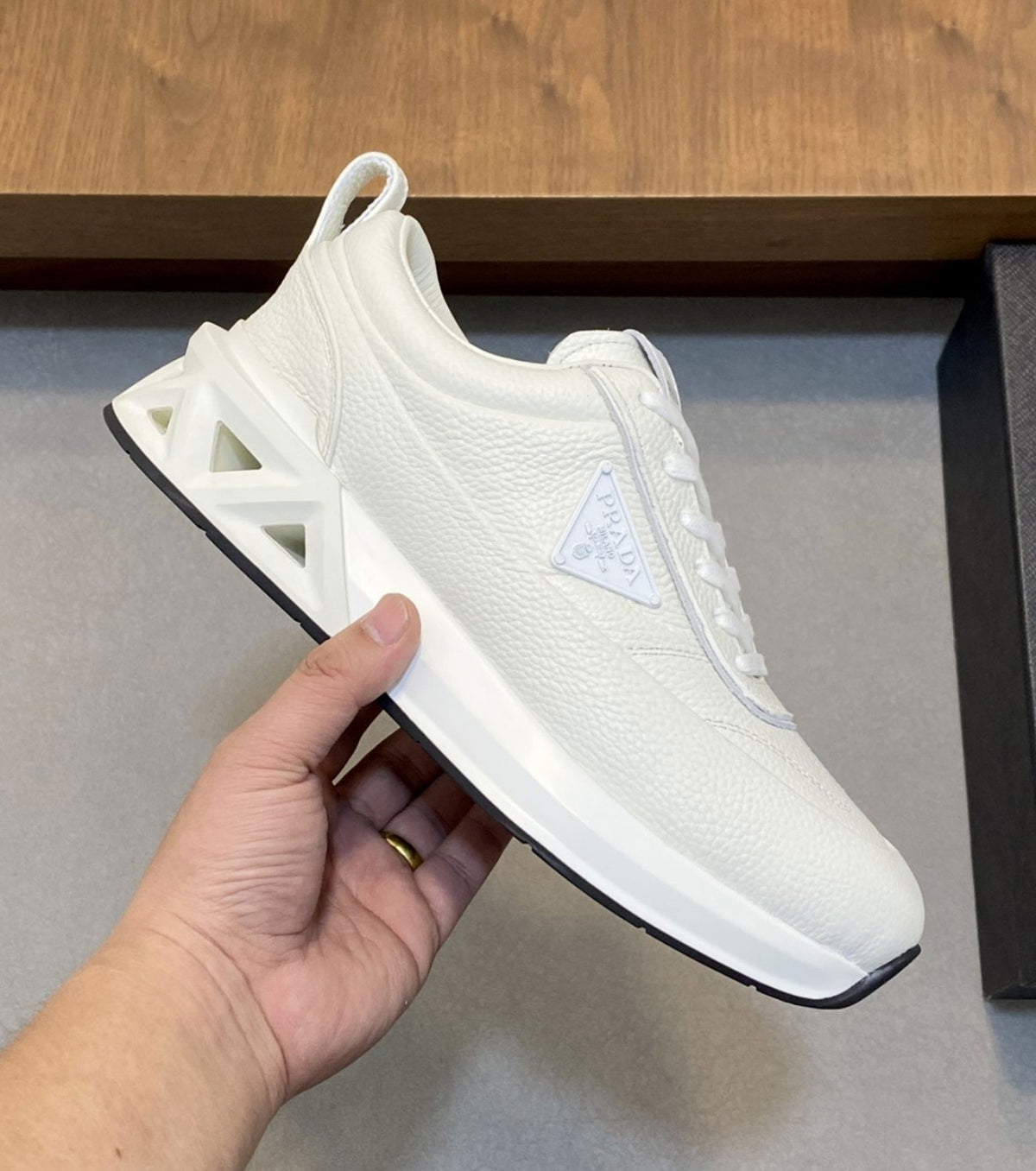 Кожени маратонки